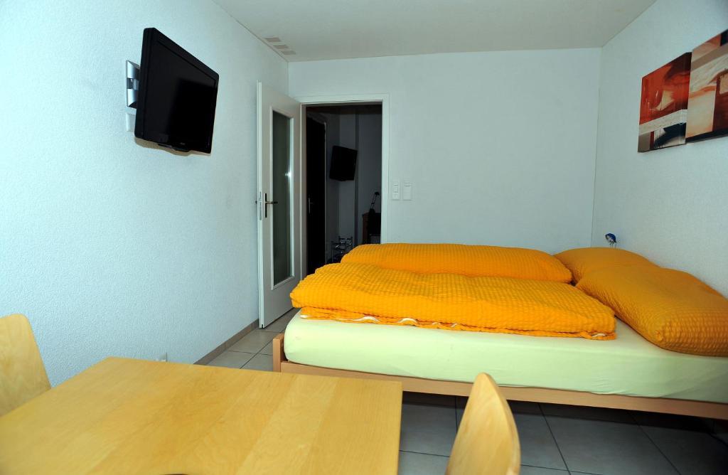 Birsfelden Niros Bed & Breakfast الغرفة الصورة