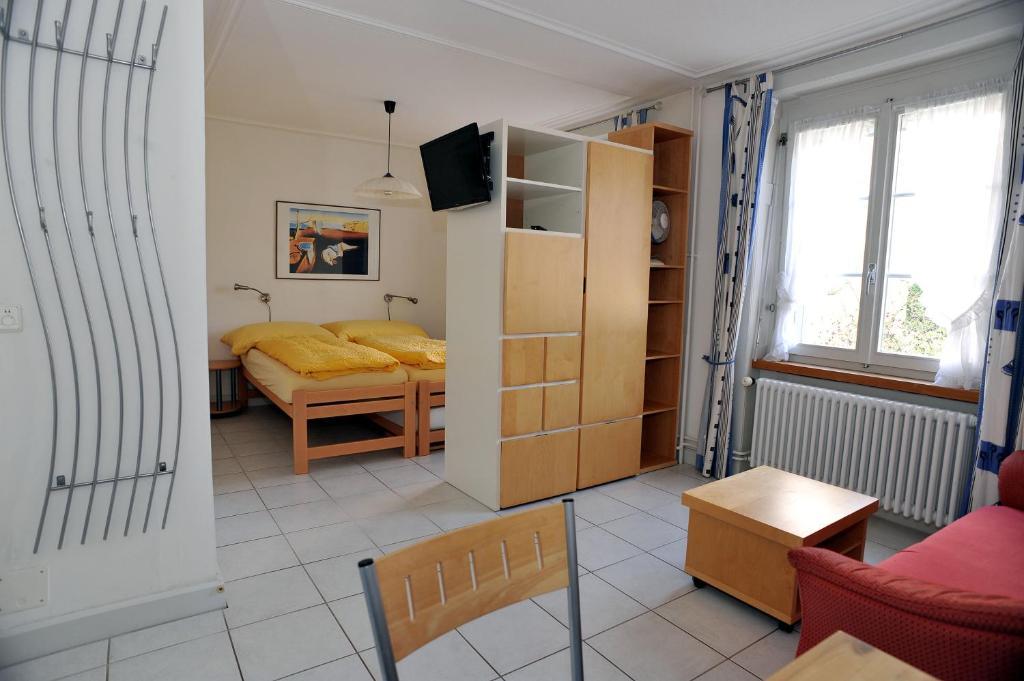 Birsfelden Niros Bed & Breakfast الغرفة الصورة