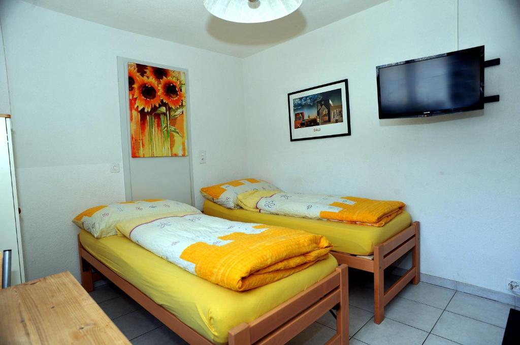 Birsfelden Niros Bed & Breakfast الغرفة الصورة