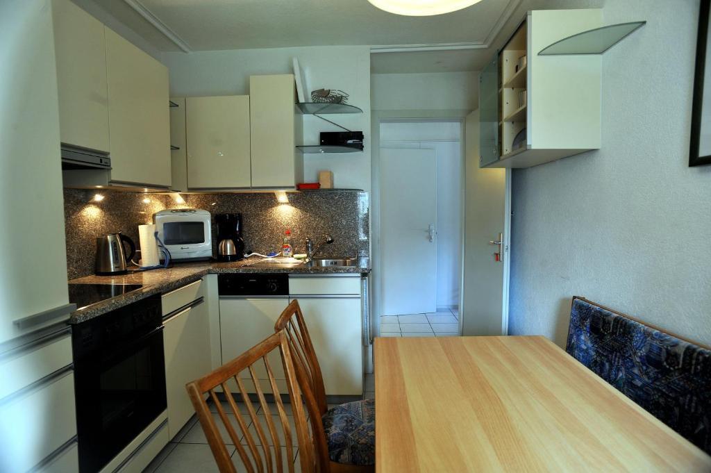 Birsfelden Niros Bed & Breakfast الغرفة الصورة