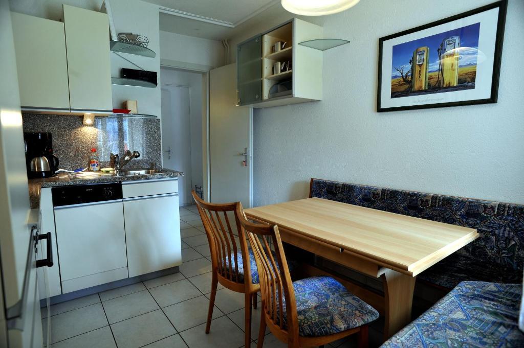 Birsfelden Niros Bed & Breakfast الغرفة الصورة