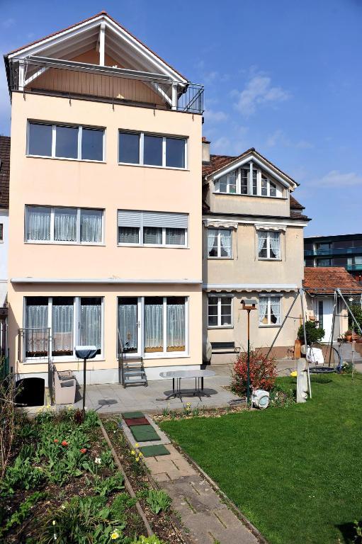 Birsfelden Niros Bed & Breakfast المظهر الخارجي الصورة